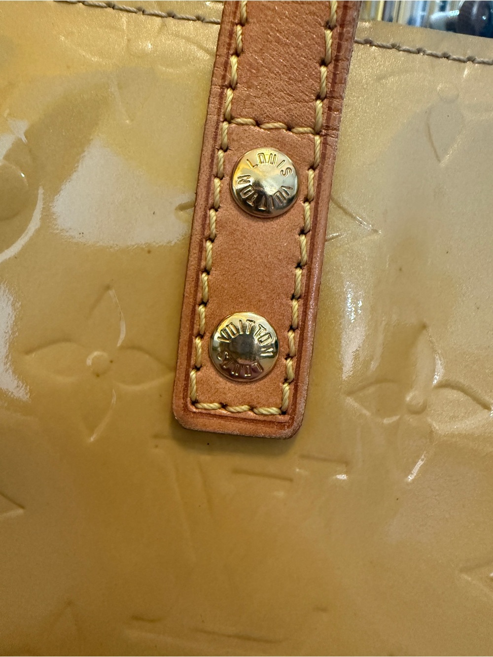 Louis Vuitton Yellow Patent Leather Vernis Monogram Reade PM Tote w/ COA - Picture 5 of 12